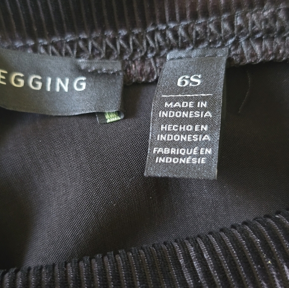 White House Black Market Runway Leggings Size 6 Short Velvet Corduroy Back Seam - Picture 10 of 10